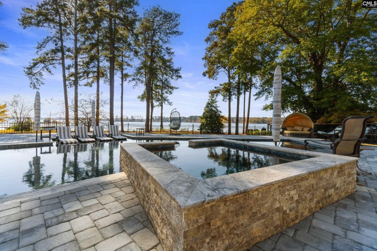 512 Stucks Point Drive  Photo 18