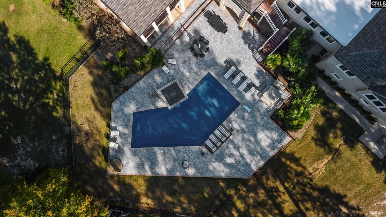 512 Stucks Point Drive  Photo 5