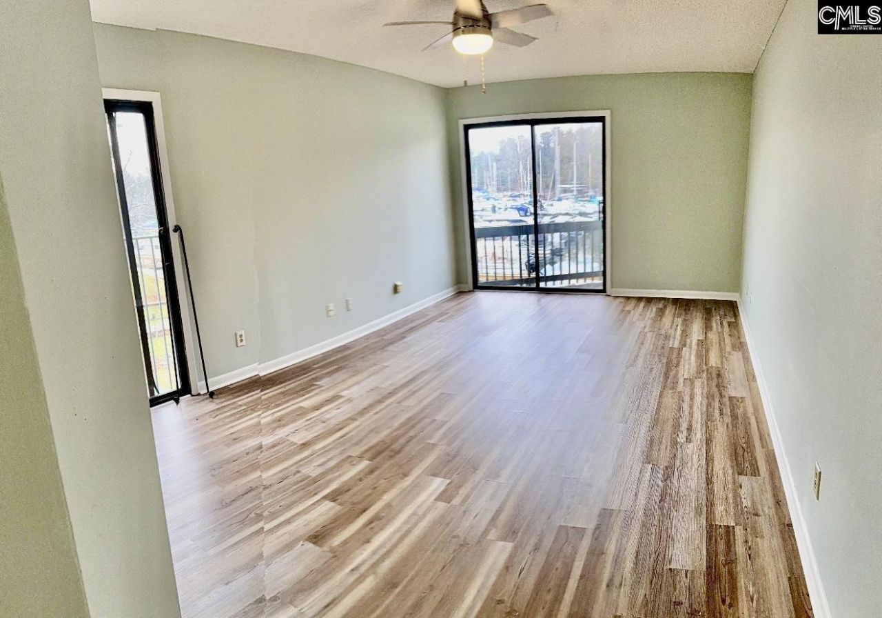 270 Shoreline Drive Photo 15