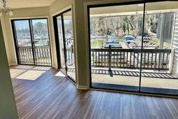 270 Shoreline Drive photo 4