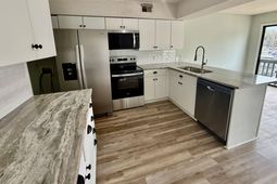 270 Shoreline Drive photo 4