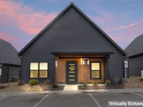 167 Poolside Pass, Unit 26, Hollister, MO 65672