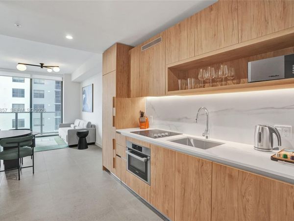 11 NE 6TH , Unit 2013, Miami, FL 33132