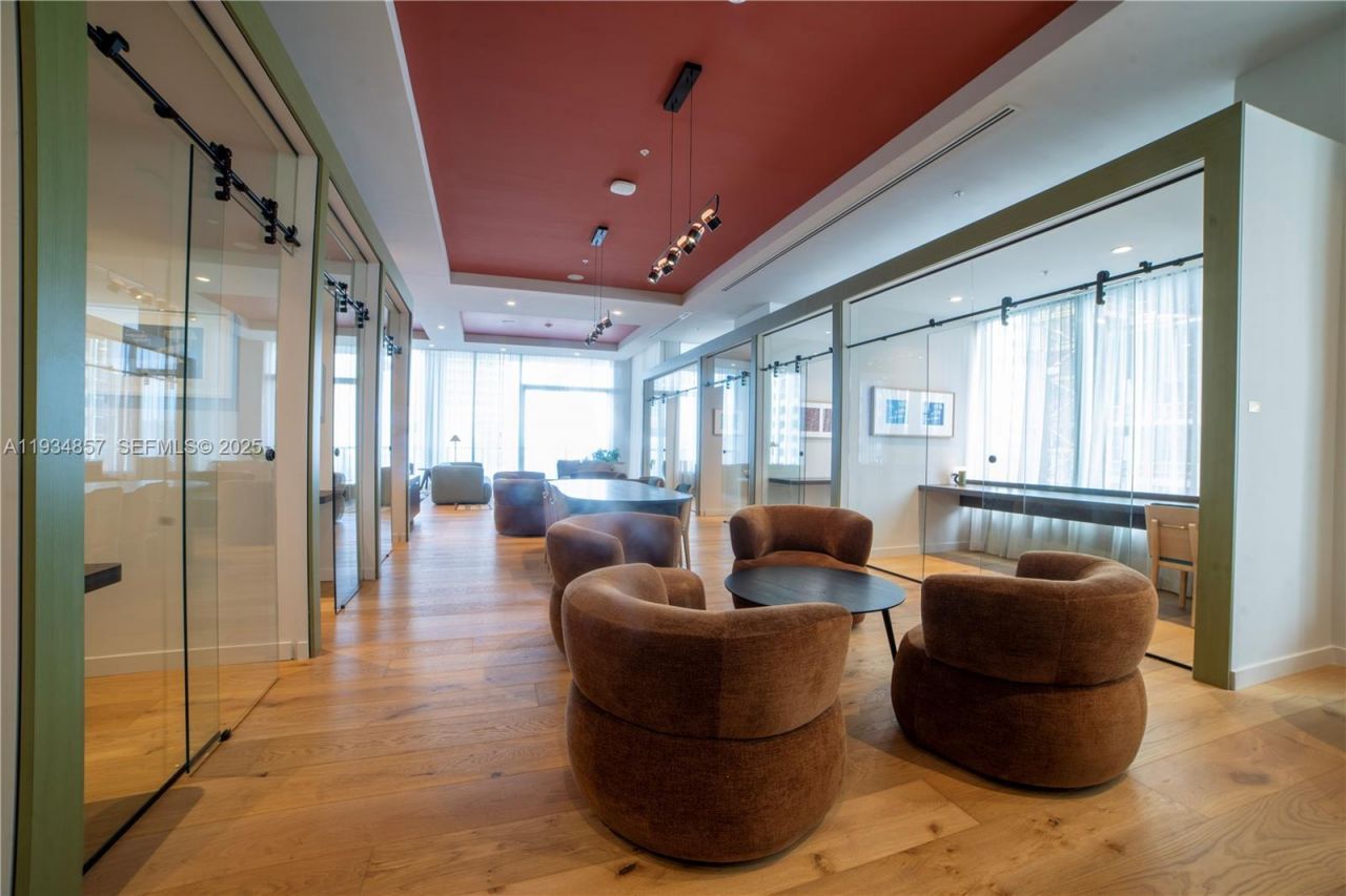 11 NE 6th , Unit 2013, Miami, FL 33132 Photo