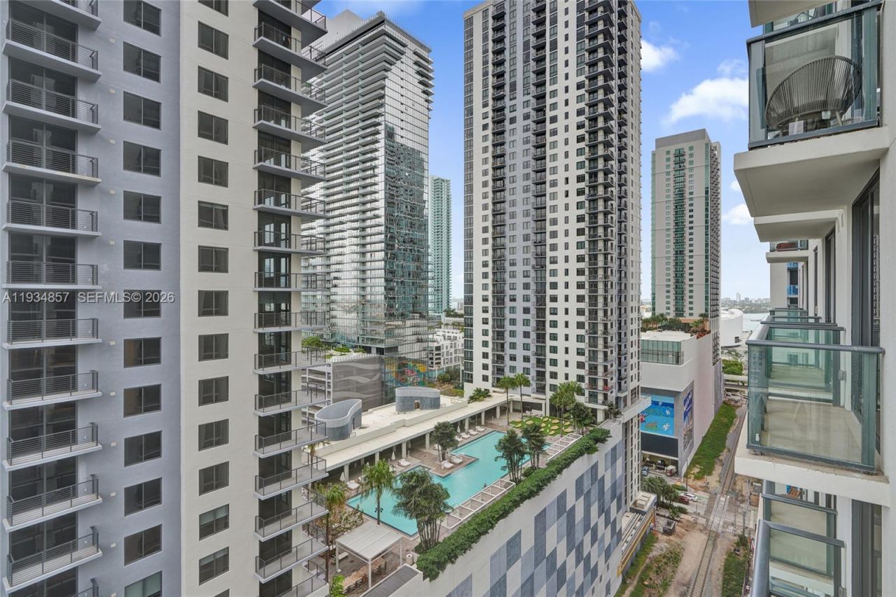 11 NE 6th , Unit 2013, Miami, FL 33132 Photo