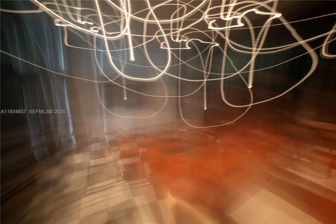 11 NE 6th , Unit 2013, Miami, FL 33132 Photo