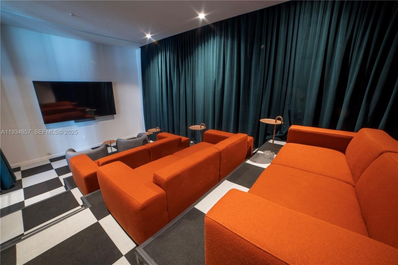 11 NE 6th , Unit 2013, Miami, FL 33132 Photo