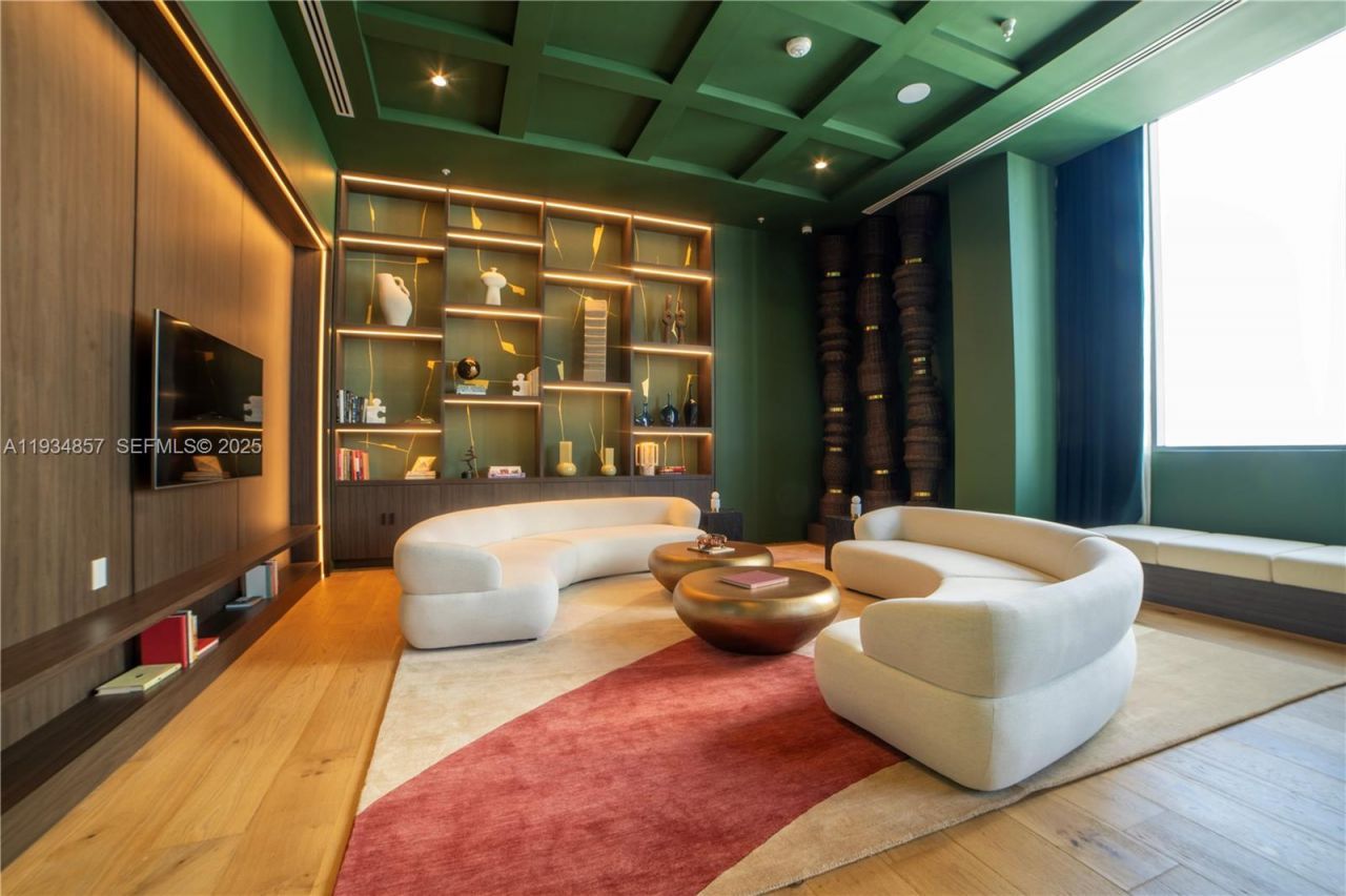 11 NE 6th , Unit 2013, Miami, FL 33132 Photo