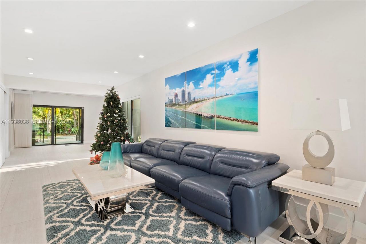 3141 N Bay Rd, Miami Beach, FL 33140 Photo