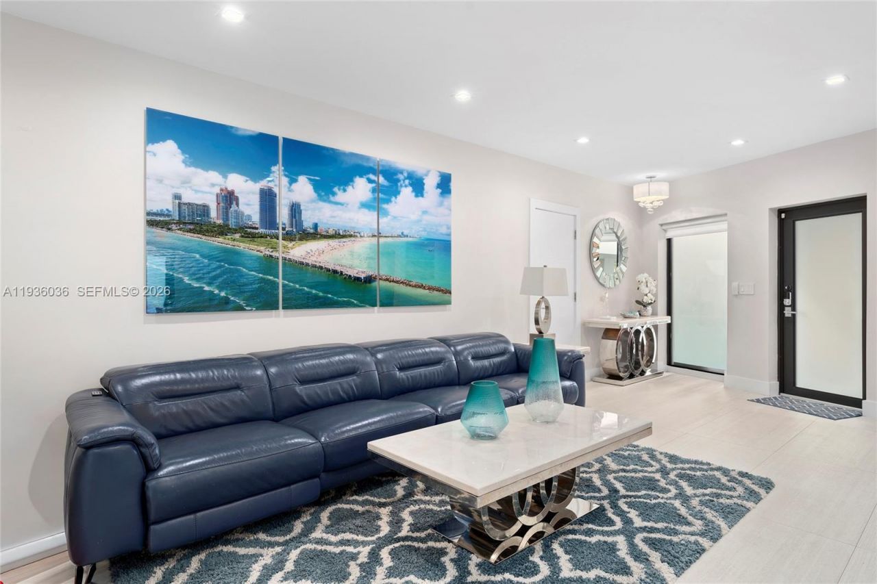 3141 N Bay Rd, Miami Beach, FL 33140 Photo