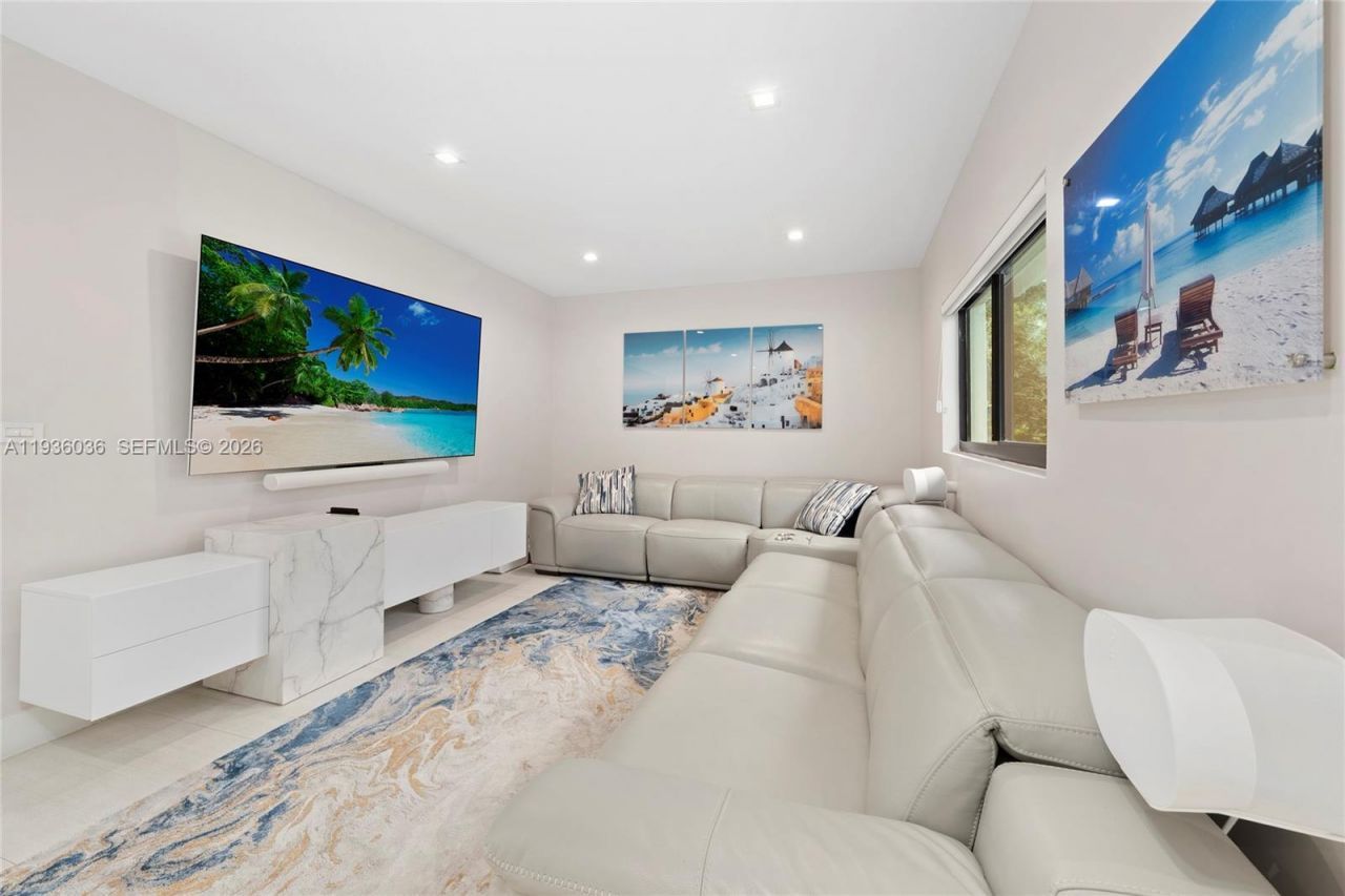 3141 N Bay Rd, Miami Beach, FL 33140 Photo