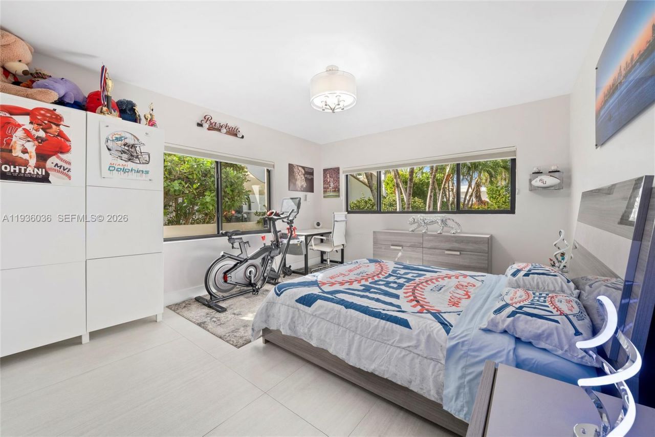 3141 N Bay Rd, Miami Beach, FL 33140 Photo