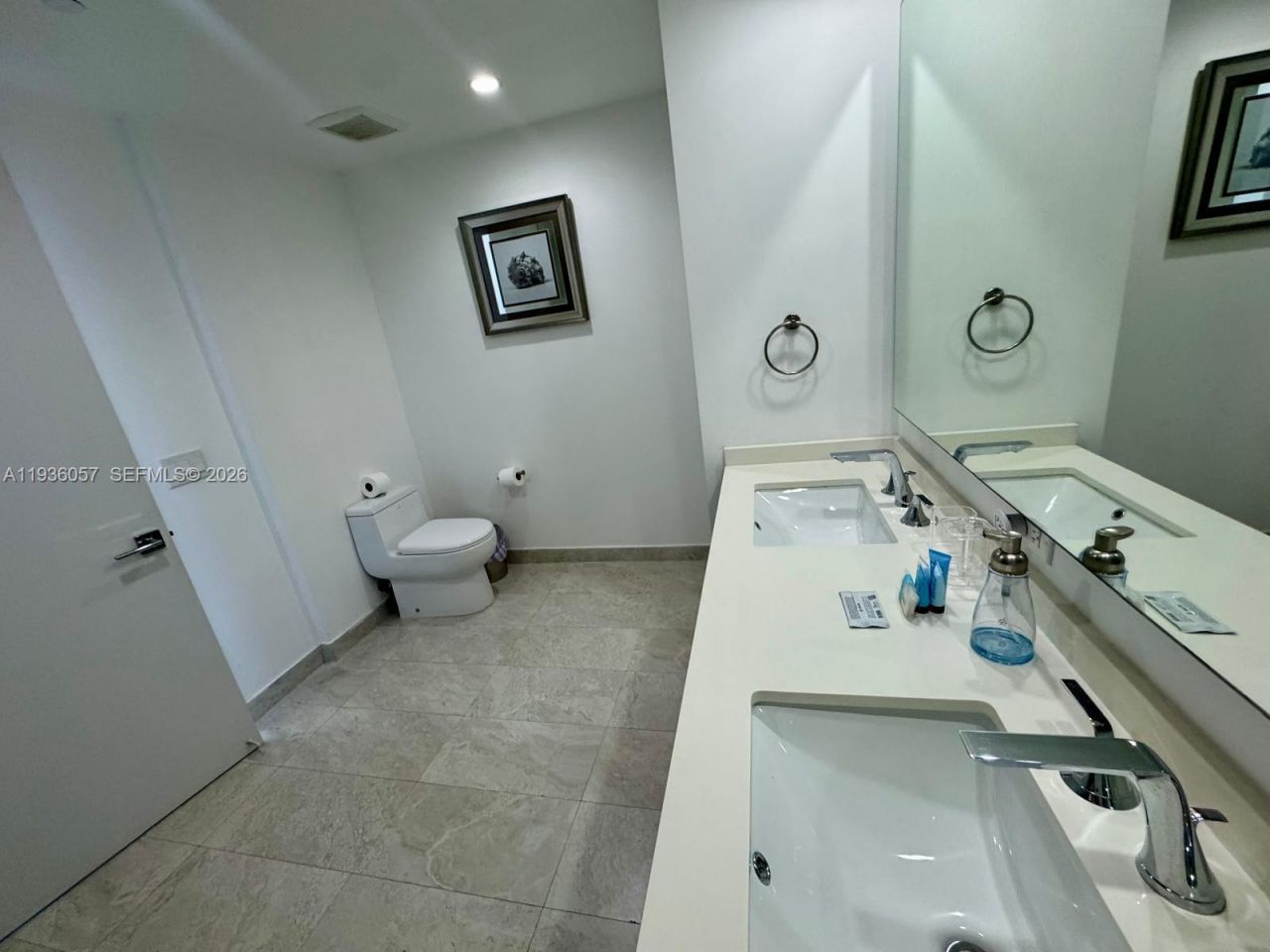 488 NE 18 , Unit 806, Miami, FL 33132 Photo