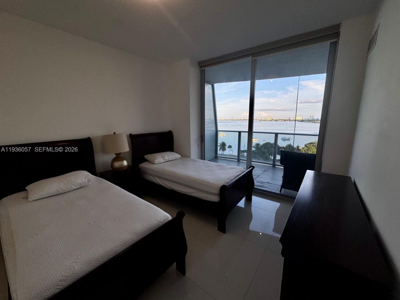 488 NE 18 , Unit 806, Miami, FL 33132 Photo