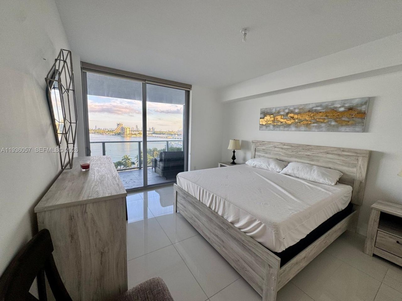 488 NE 18 , Unit 806, Miami, FL 33132 Photo