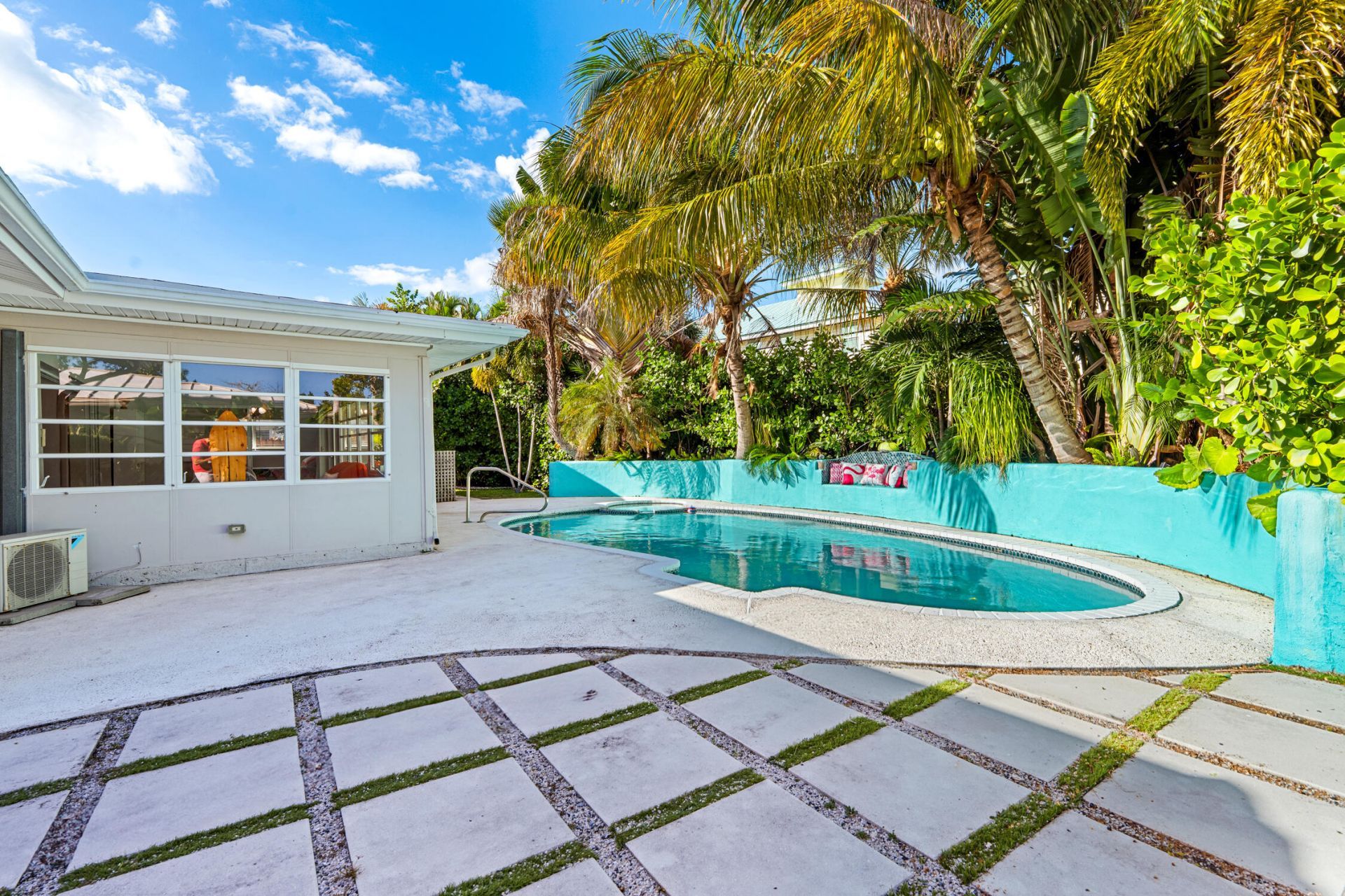 113 Park Lane E, Hypoluxo, FL 33462 Photo