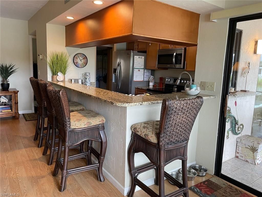 5650 Trailwinds Dr, Unit 111, Fort Myers, FL 33907 Photo