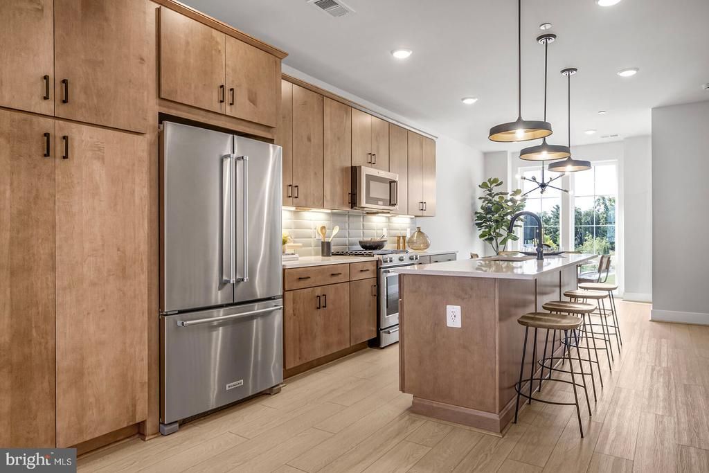 402 Swann Avenue, Alexandria, VA 22301 Main Photo