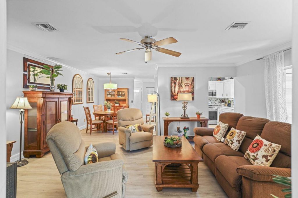 1203 S Lakes End Drive, Unit 2, Fort Pierce, FL 34982 Photo