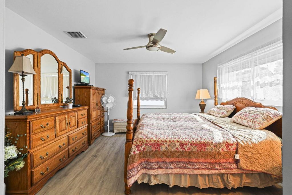 1203 S Lakes End Drive, Unit 2, Fort Pierce, FL 34982 Photo