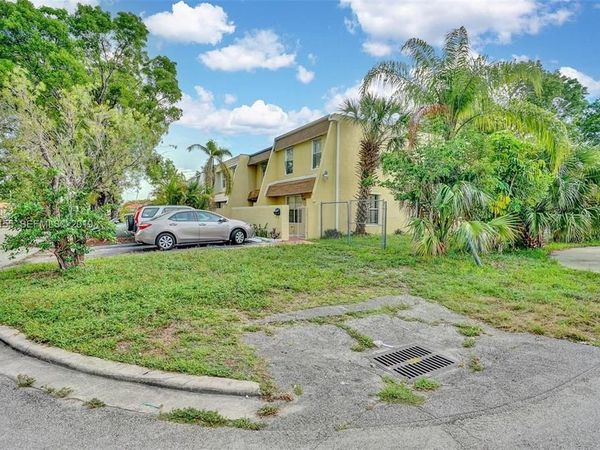 7500 NW 73rd Terrace, Unit 7500, Tamarac, FL 33321