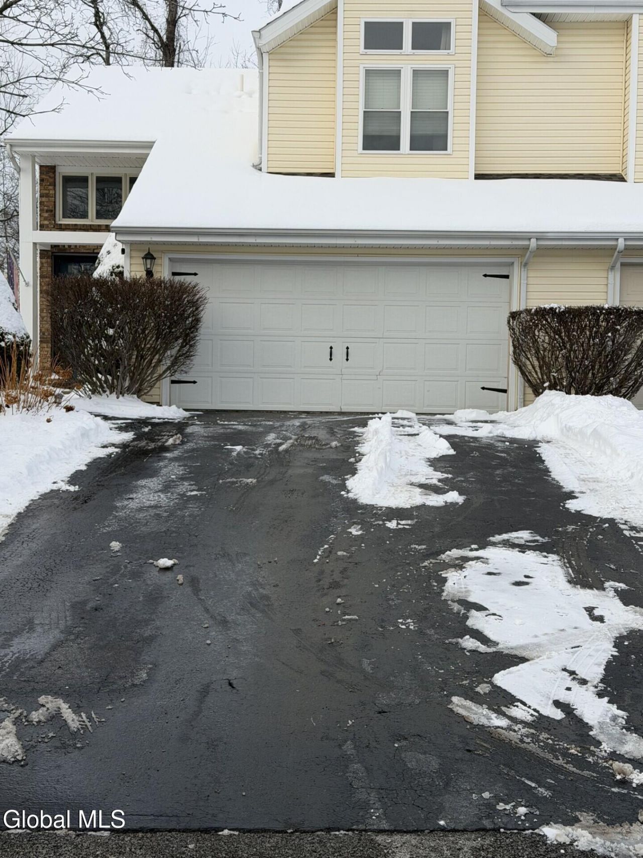 5 Captains Boulevard, Waterford, NY 12188 Main Photo