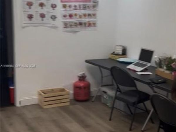 4090 NW 167th St, Miami, FL 33054