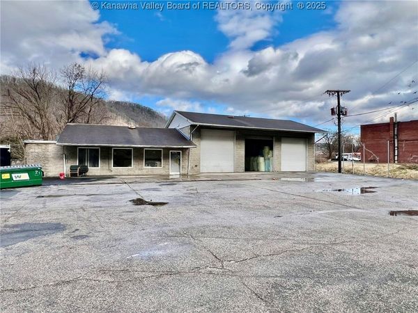 15095 MacCorkle Avenue, Cabin Creek, WV 25035