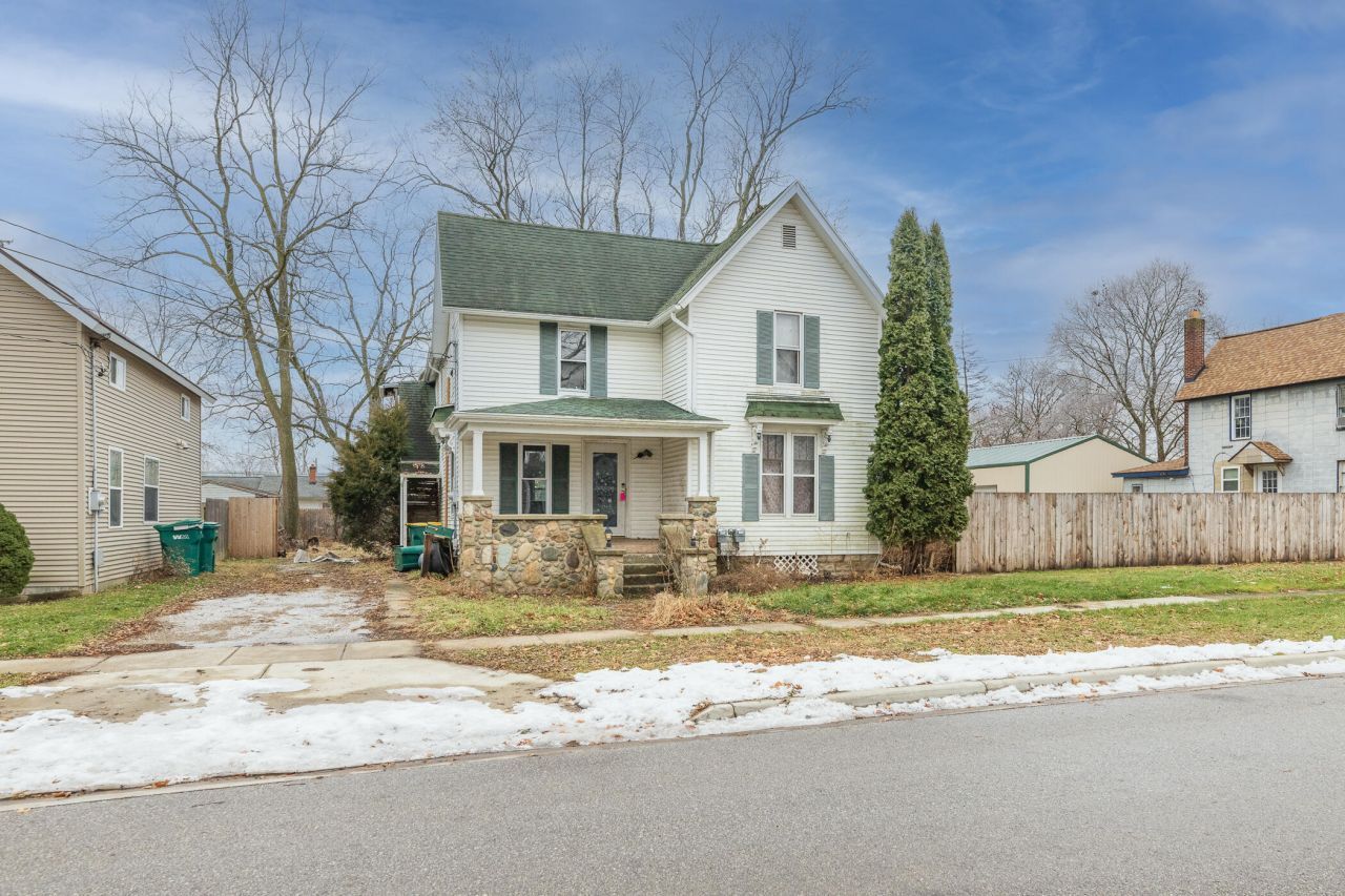 105 W John Street, Durand, MI 48429 Main Photo