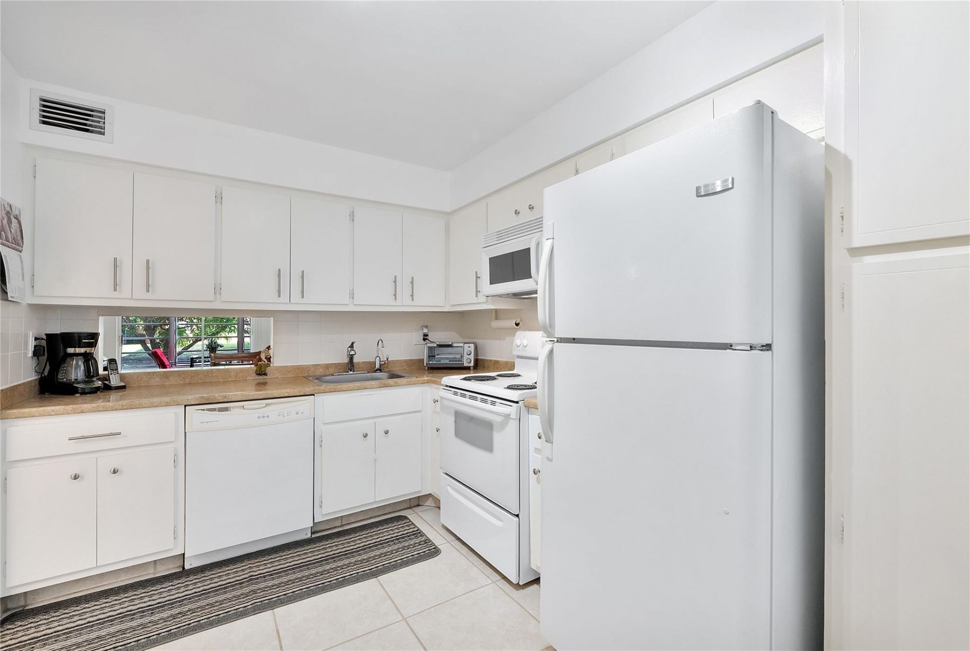2900 NW 47th Terrace, Unit 109A, Lauderdale Lakes, FL 33313 Photo
