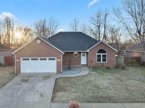 3908 Cherry Road, Bentonville, AR 72713