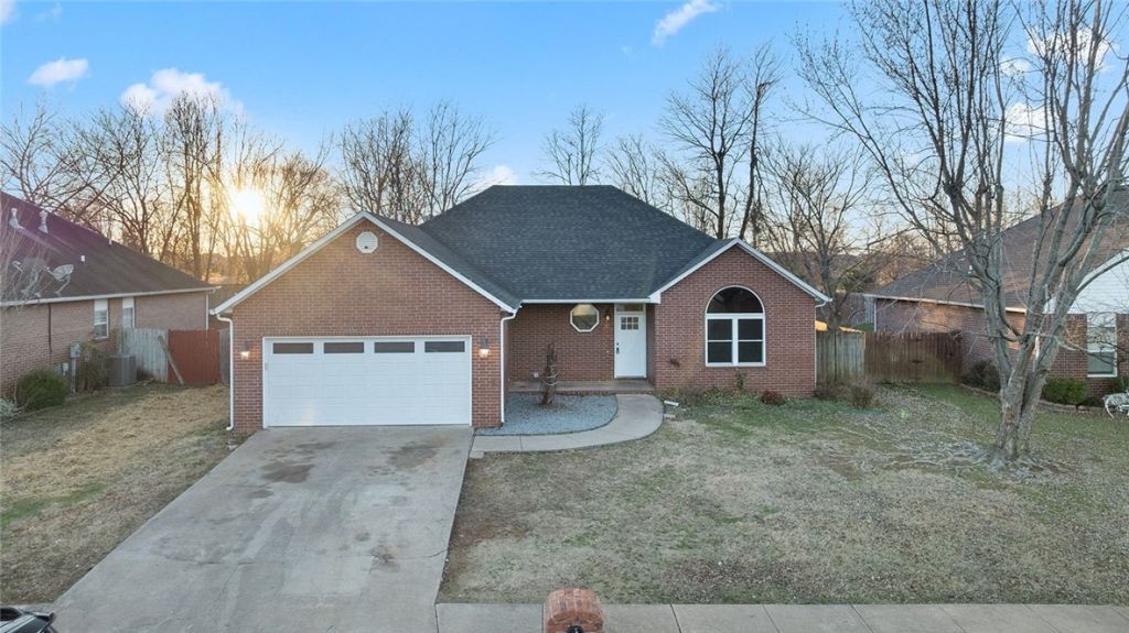 3908 Cherry Road, Bentonville, AR 72713 Main Photo