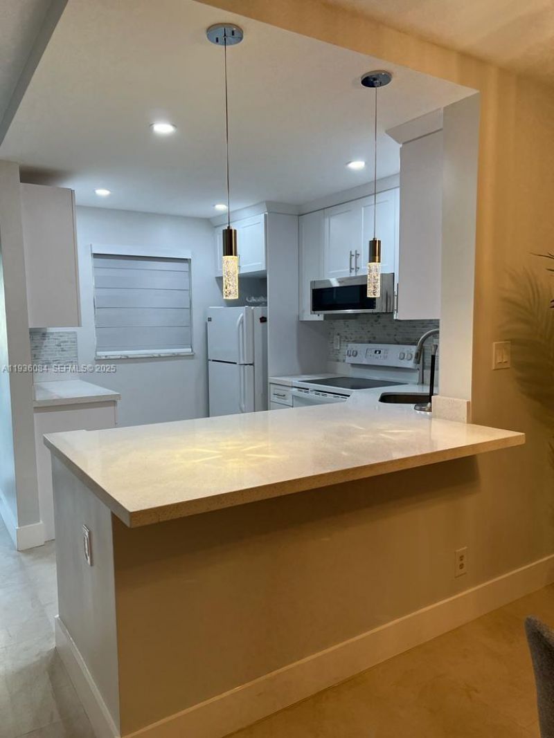 1541 S Ocean Blvd, Unit 225, Lauderdale by the Sea, FL 33062 Photo