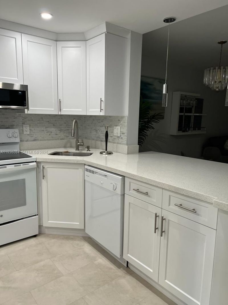 1541 S Ocean Blvd, Unit 225, Lauderdale by the Sea, FL 33062 Photo