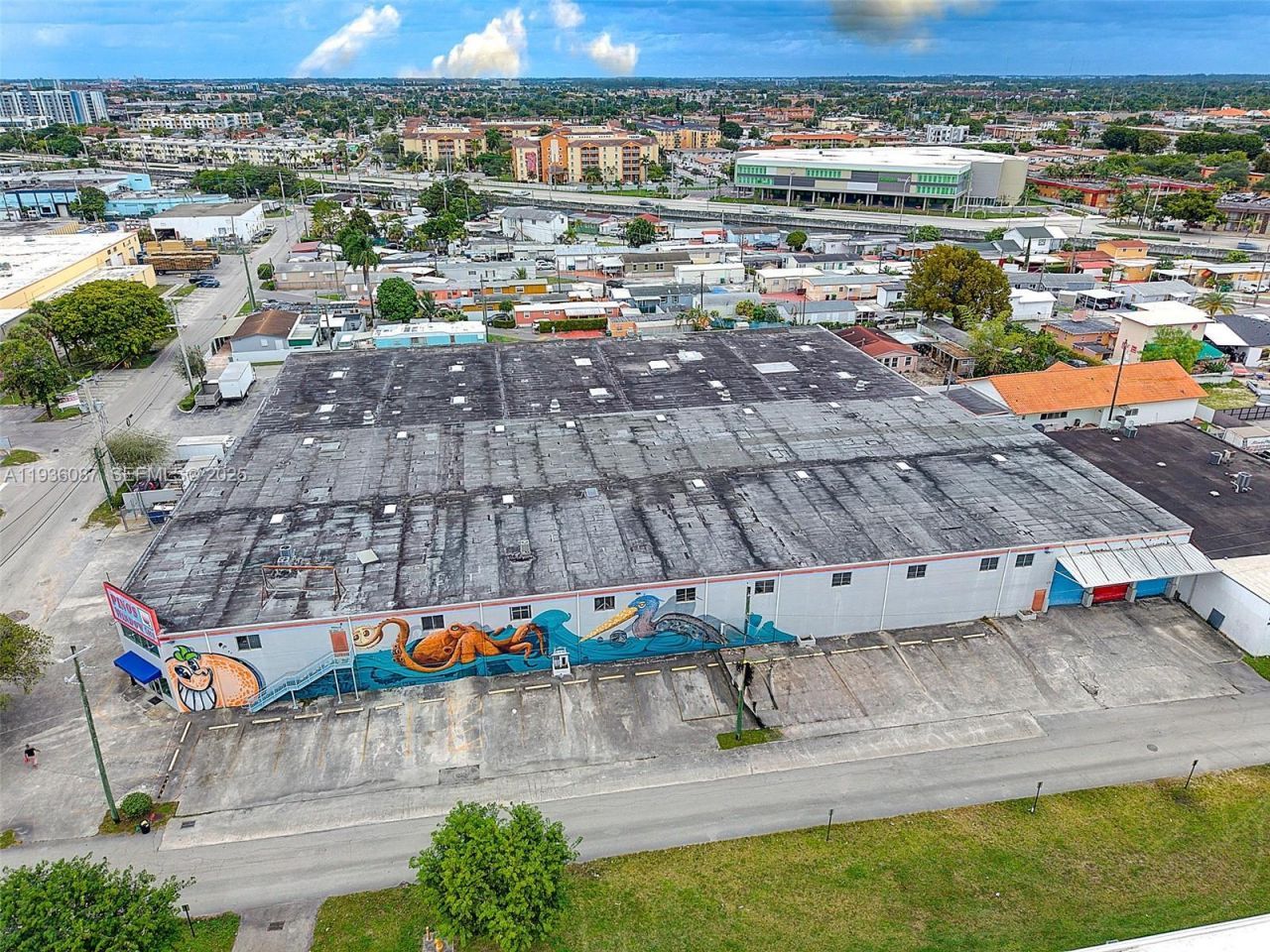 6860 NW 75th St, Medley, FL 33166 Photo