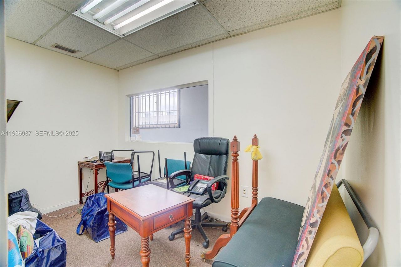 6860 NW 75th St, Medley, FL 33166 Photo