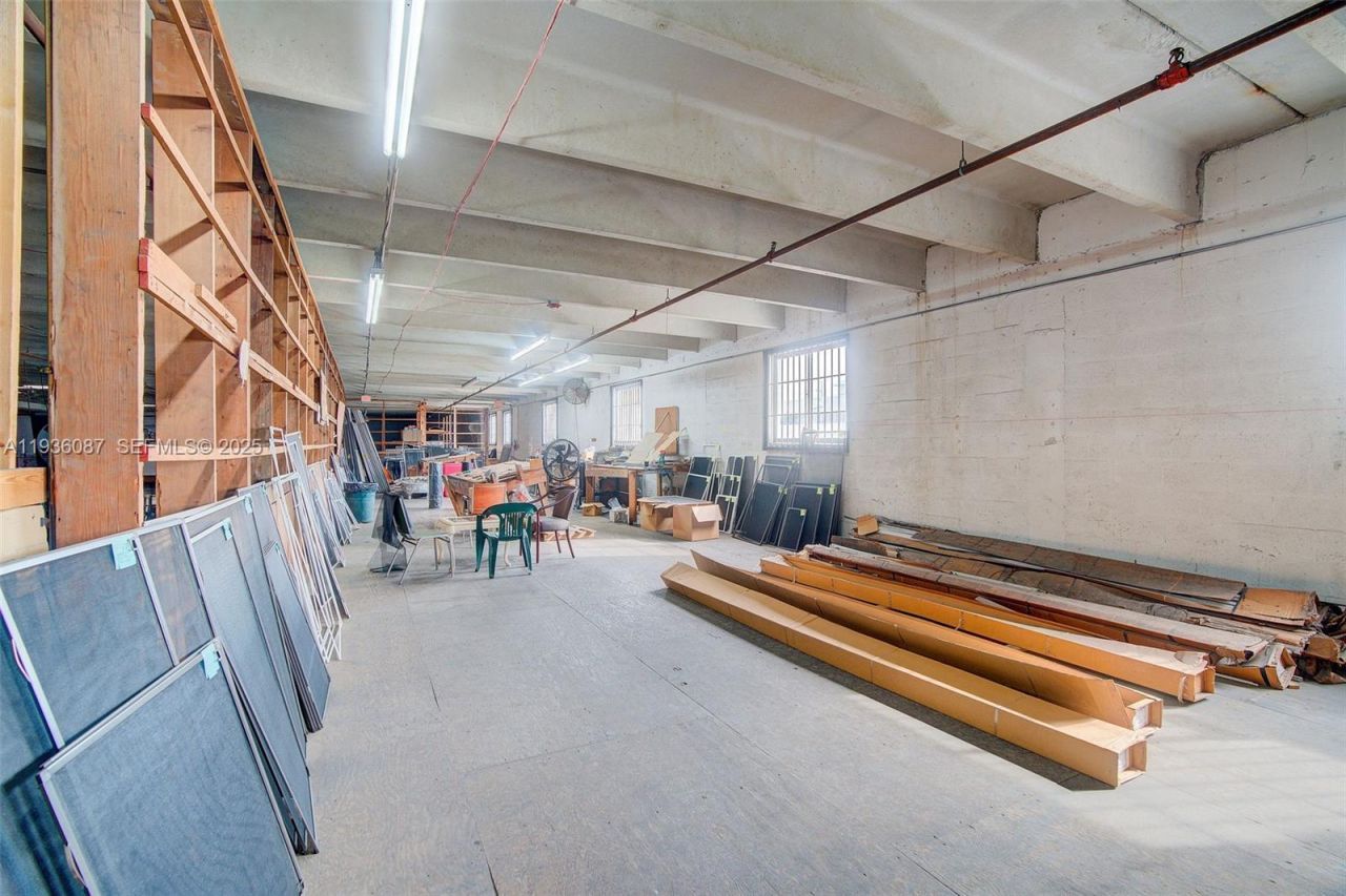 6860 NW 75th St, Medley, FL 33166 Photo