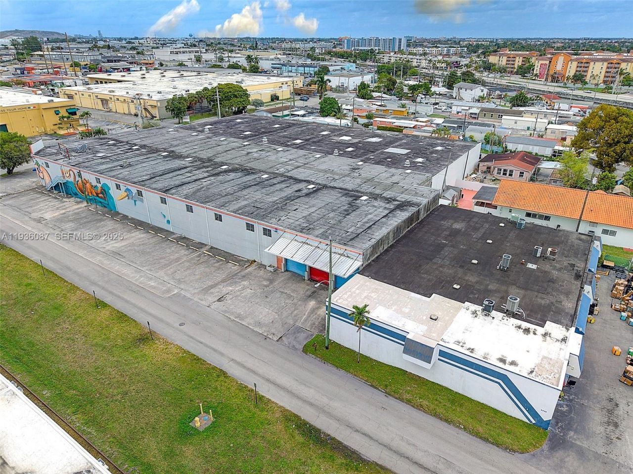 6860 NW 75th St, Medley, FL 33166 Photo