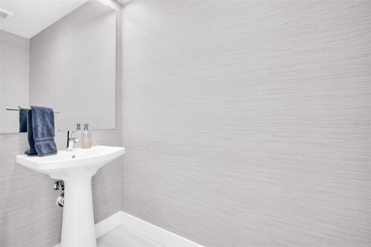 301 1st Street S, Unit 1205, Saint Petersburg, FL 33701 Photo