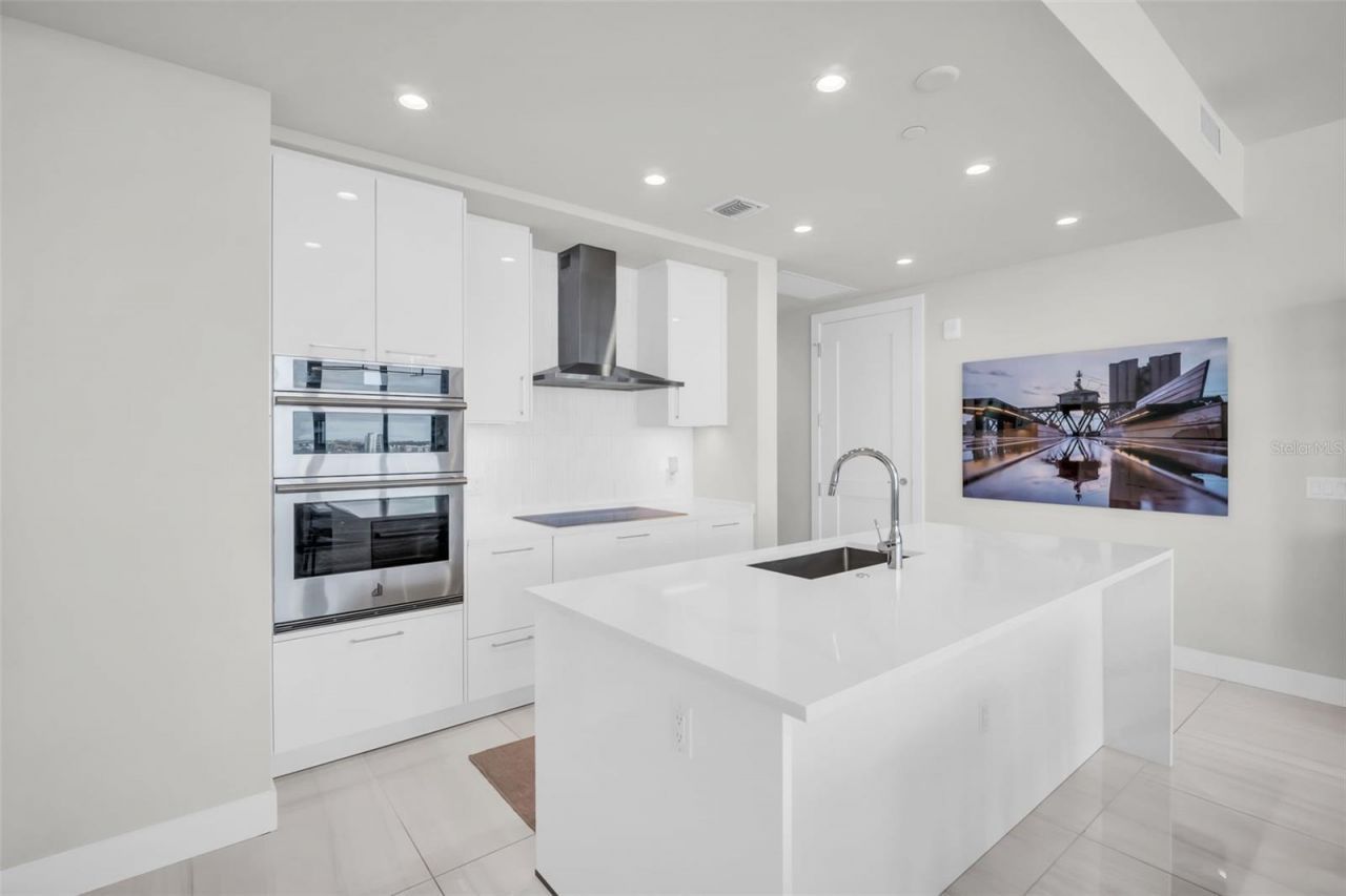 301 1st Street S, Unit 1205, Saint Petersburg, FL 33701 Photo