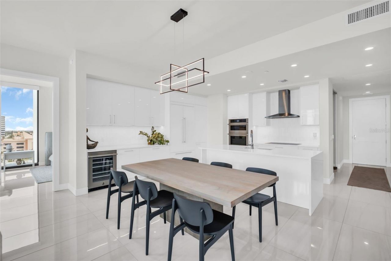 301 1st Street S, Unit 1205, Saint Petersburg, FL 33701 Photo