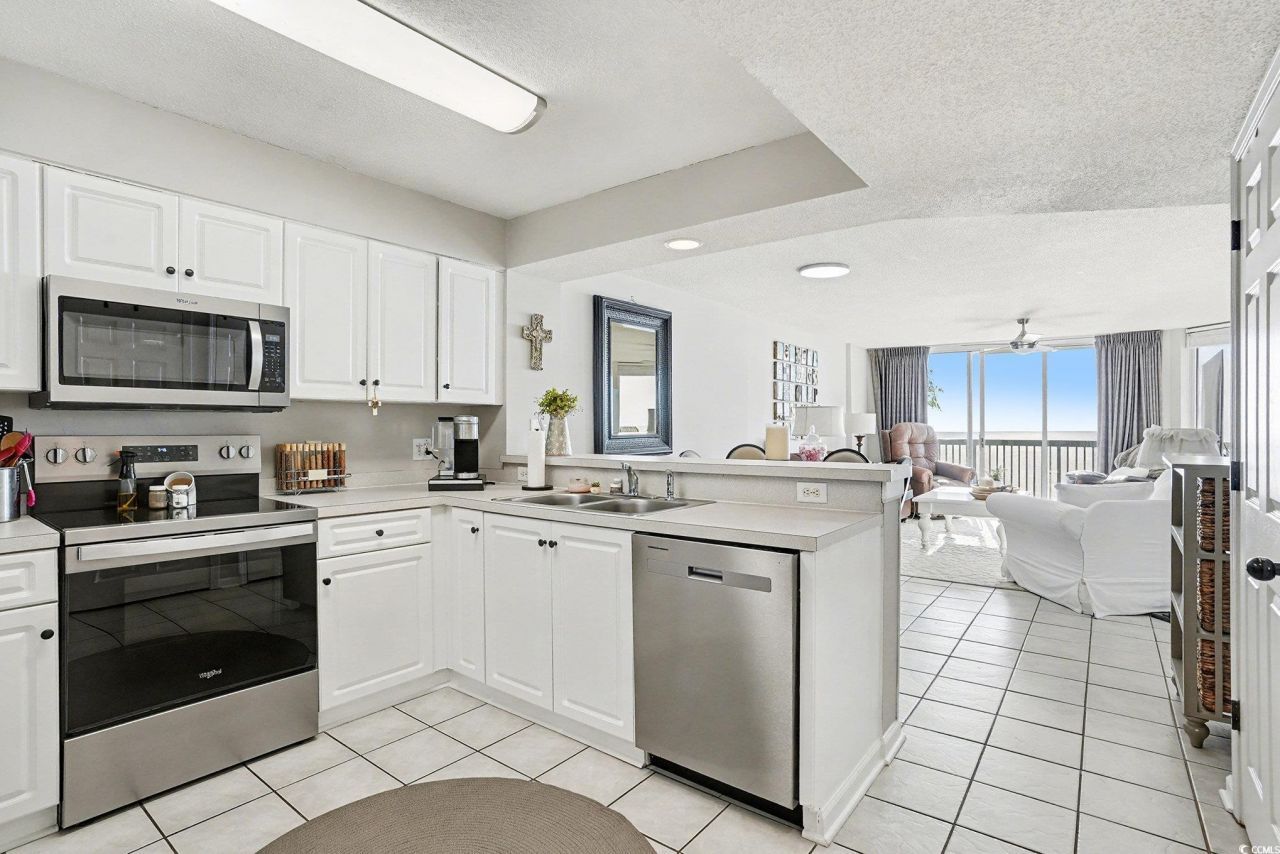 102 North Ocean Blvd. Photo 10