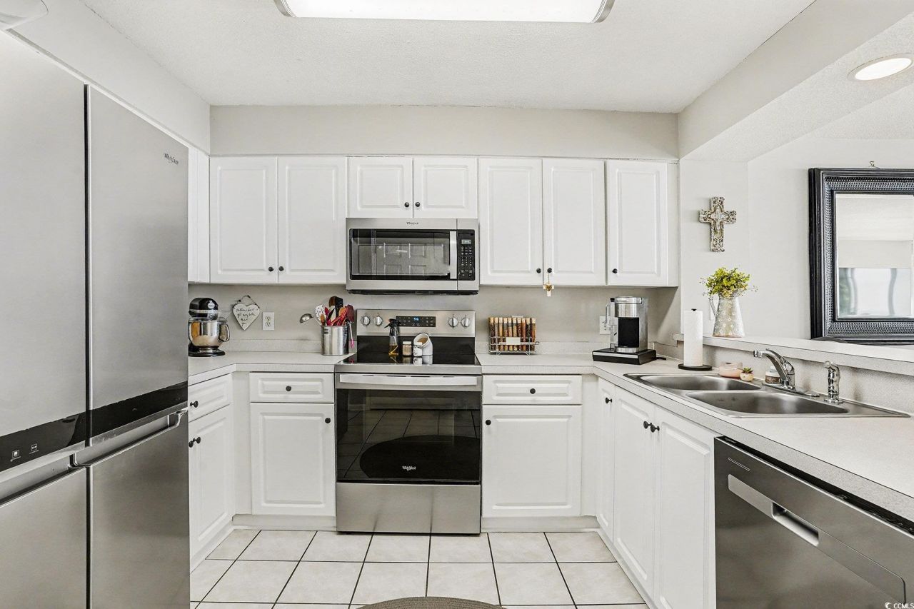 102 North Ocean Blvd. Photo 9