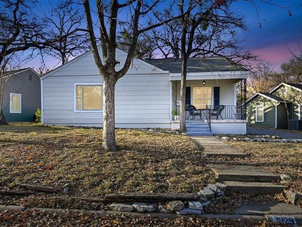 2129 Cardinal Lane, Fort Worth, TX 76111