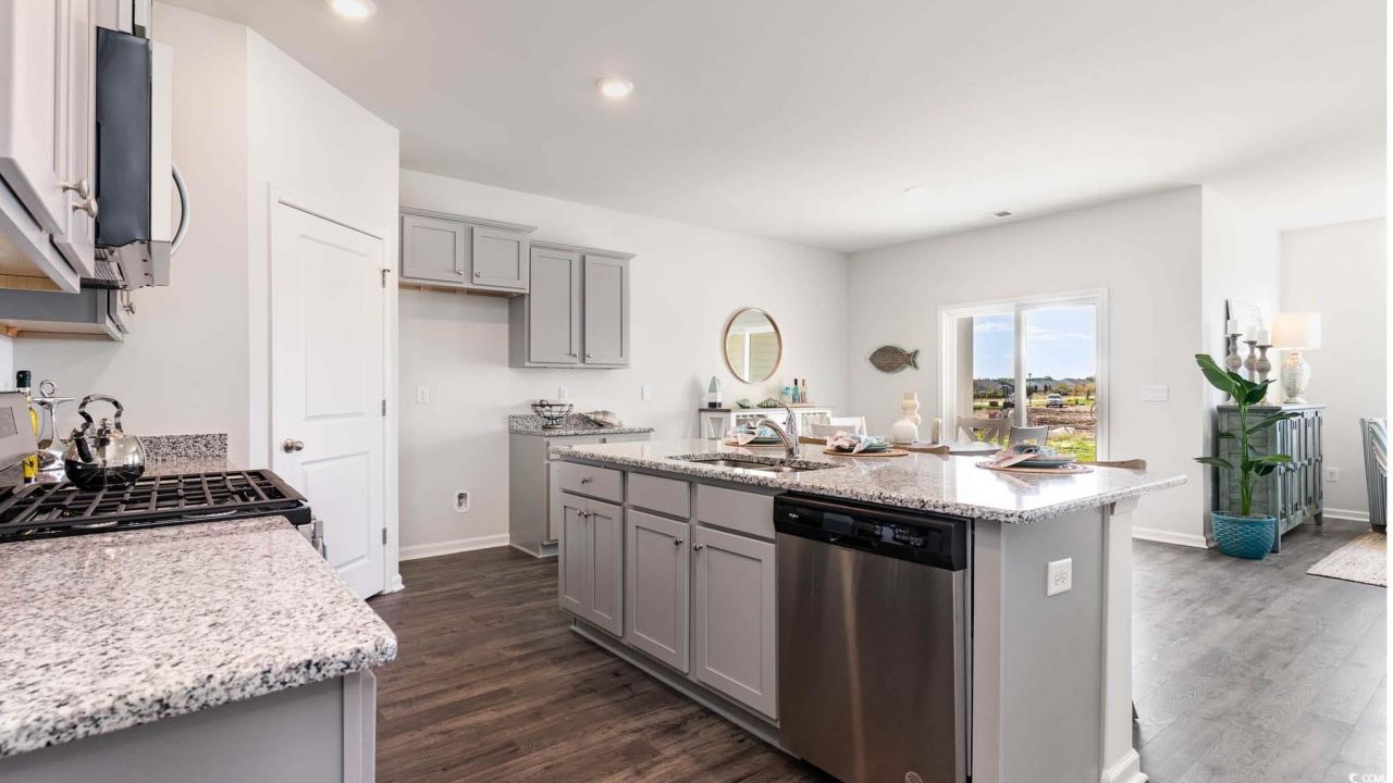 1033 Ridgeford Dr. Photo 4