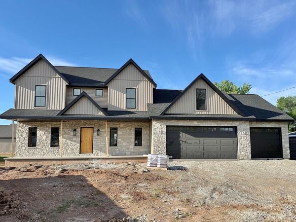 409 JERELYN COURT, Combined Locks, WI 54113