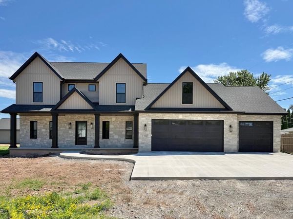 409 JERELYN COURT, Combined Locks, WI 54113
