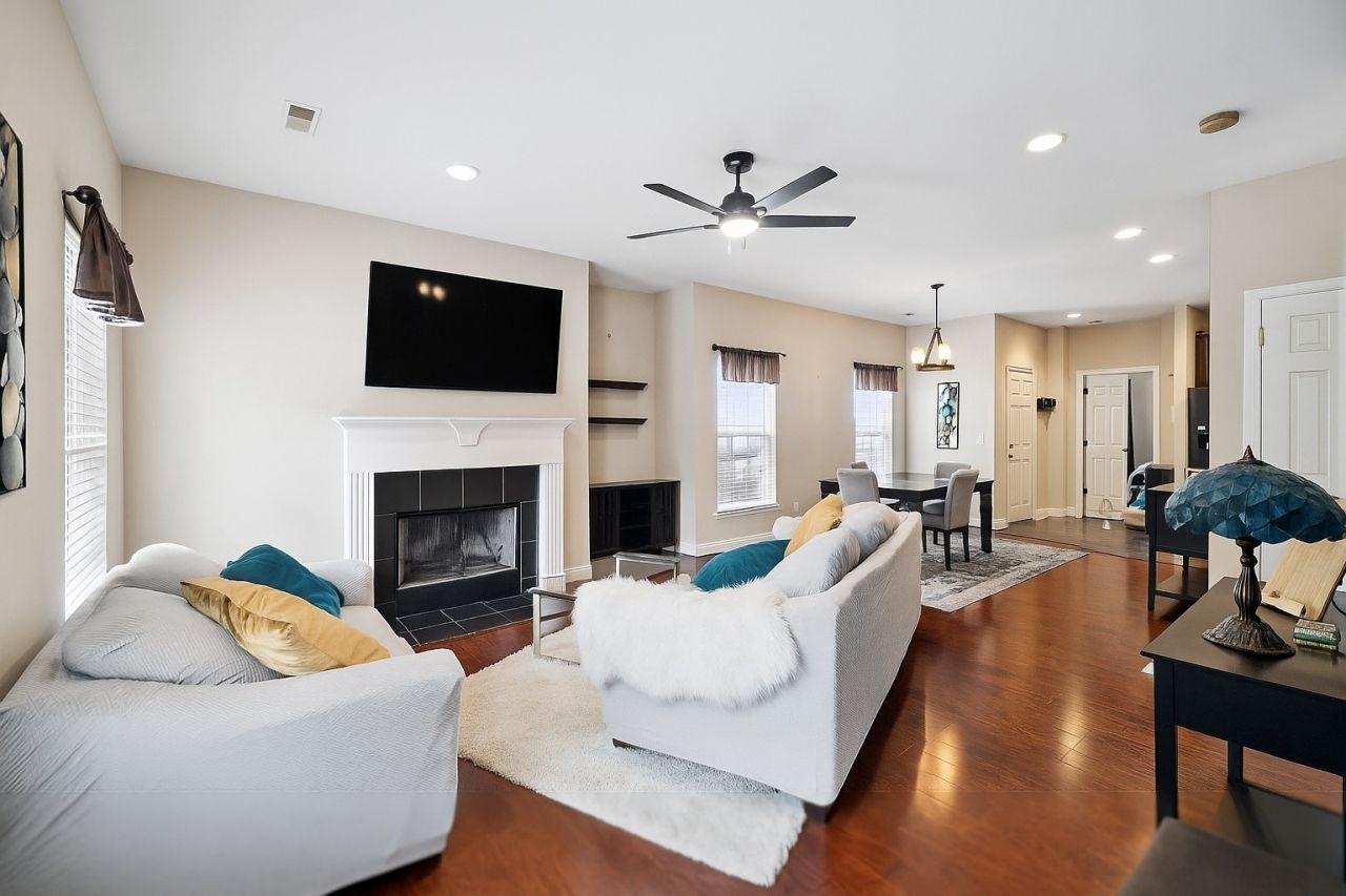 4316 Summercrest Blvd, Unit 401, Antioch, TN 37013 Main Photo