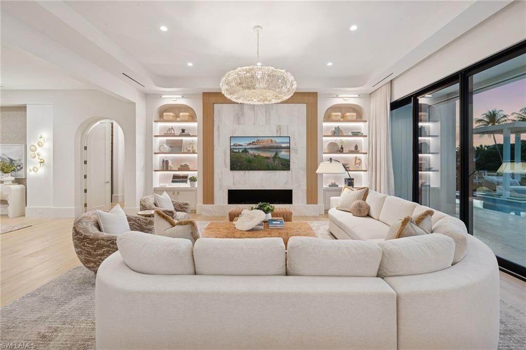 1990 7th St S, Naples, FL 34102 Photo