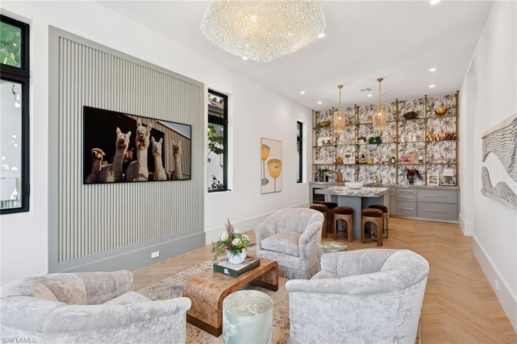 1990 7th St S, Naples, FL 34102 Photo